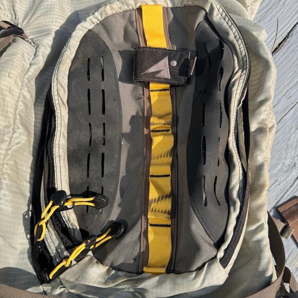 Summit 5500 hiking backpack vguc